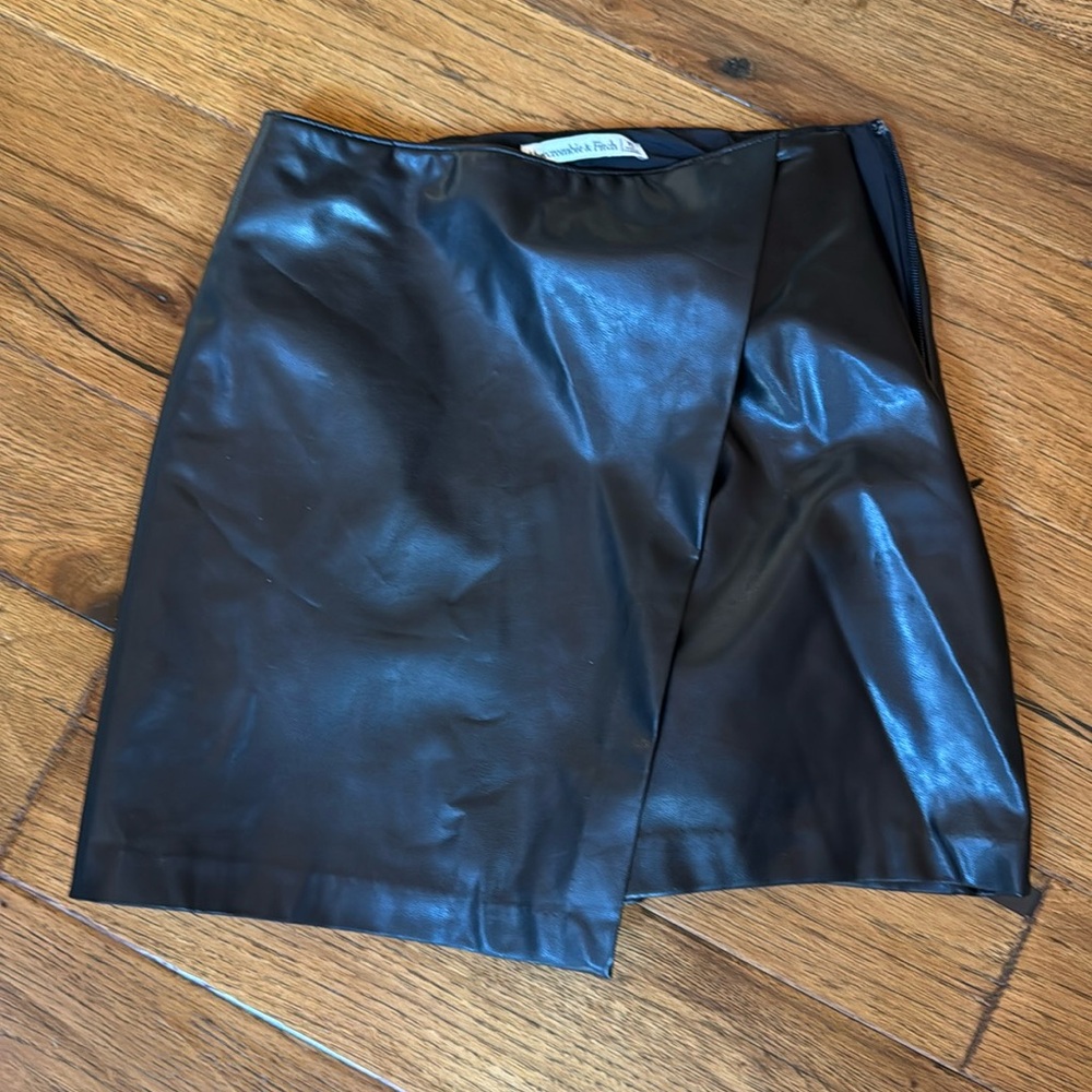 Elegant Black Leather Skirt